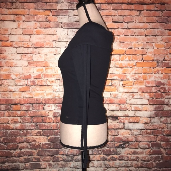 Hollister Cross Wrap Long Sleeve - Picture 2 of 8